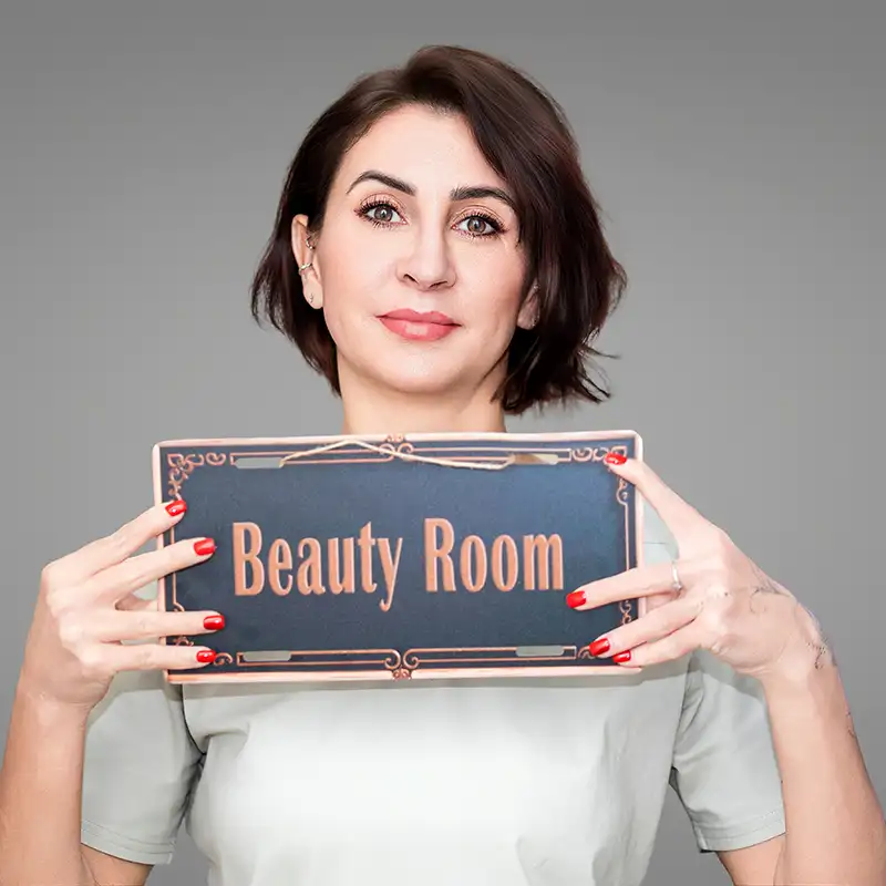 Professional portrait of a cosmetologist in a beauty room, captured by Chaplin Studio